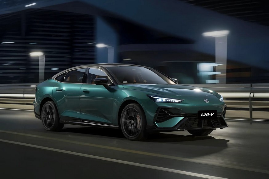 Обновленный Changan Uni-V приедет в Россию только в топовом исполнении